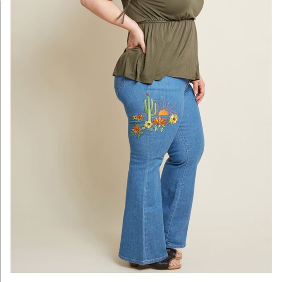 Modcloth Denim - Modcloth Wrangler Embroidered Flare Jeans